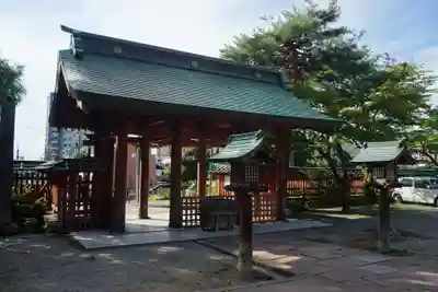 尾崎神社の山門・神門