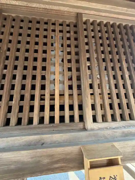 揖夜神社の{uncategorized: "未分類", other: "その他", undefined: "問題あり", building: "その他建物", grave: "お墓", sacred_gate: "鳥居", guardian: "狛犬", statue: "像", buddha: "仏像", history: "歴史", nature: "自然", garden: "庭園", animal: "動物", pagoda: "塔", temizu: "手水舎", mountain_gate: "山門・神門", sanctuary: "本殿・本堂", subordinate: "末社・摂社", art: "芸術", scenery: "景色", jizo: "地蔵", ema: "絵馬", goshuin: "御朱印", omikuji: "おみくじ", items: "授与品その他", amulet: "お守り", goshuincho: "御朱印帳", eats: "食事", festival: "お祭り", votive_dance: "神楽", shichigosan: "七五三参", wedding: "結婚式", experience: "体験その他", initially: "初詣", around: "周辺", anti_infection: "感染症対策"}