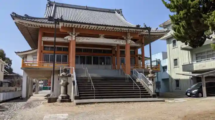 称円寺の本殿・本堂