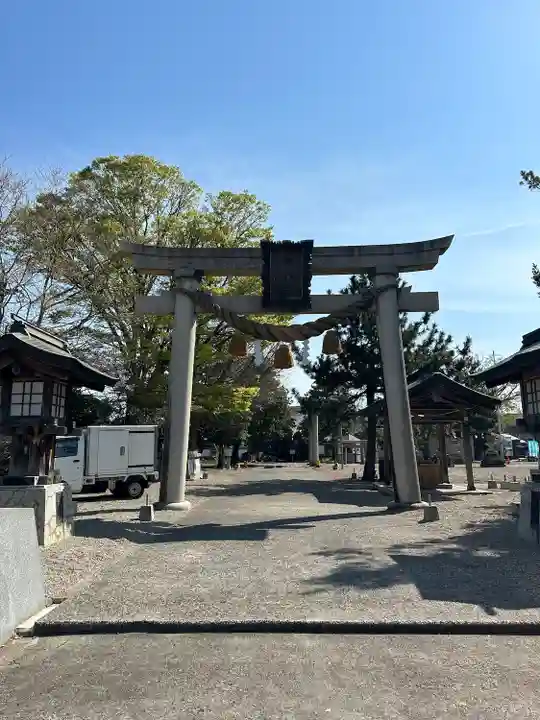 諏訪神社の鳥居