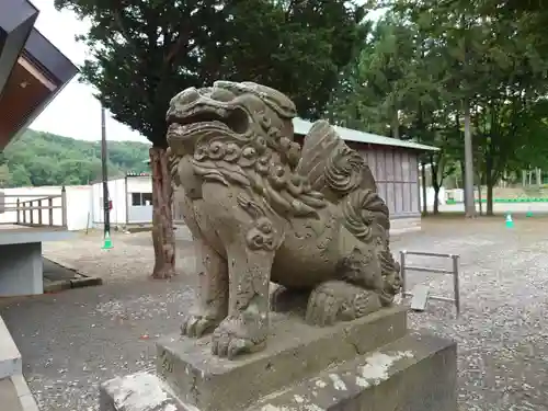 石山神社の狛犬