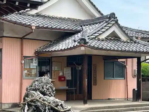 手力雄神社の{uncategorized: "未分類", other: "その他", undefined: "問題あり", building: "その他建物", grave: "お墓", sacred_gate: "鳥居", guardian: "狛犬", statue: "像", buddha: "仏像", history: "歴史", nature: "自然", garden: "庭園", animal: "動物", pagoda: "塔", temizu: "手水舎", mountain_gate: "山門・神門", sanctuary: "本殿・本堂", subordinate: "末社・摂社", art: "芸術", scenery: "景色", jizo: "地蔵", ema: "絵馬", goshuin: "御朱印", omikuji: "おみくじ", items: "授与品その他", amulet: "お守り", goshuincho: "御朱印帳", eats: "食事", festival: "お祭り", votive_dance: "神楽", shichigosan: "七五三参", wedding: "結婚式", experience: "体験その他", initially: "初詣", around: "周辺", anti_infection: "感染症対策"}