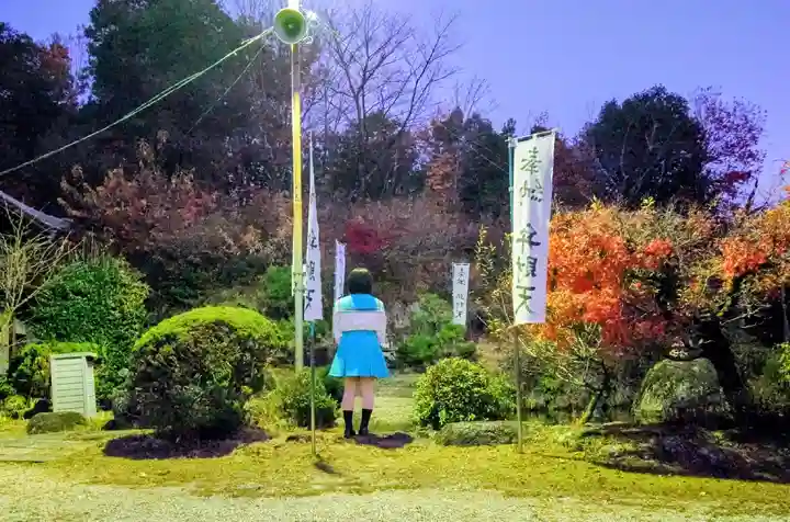 曽野稲荷神社の庭園