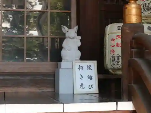 岡崎神社の像