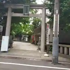銀杏岡八幡神社の鳥居