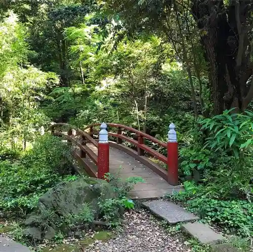 赤坂氷川神社の庭園