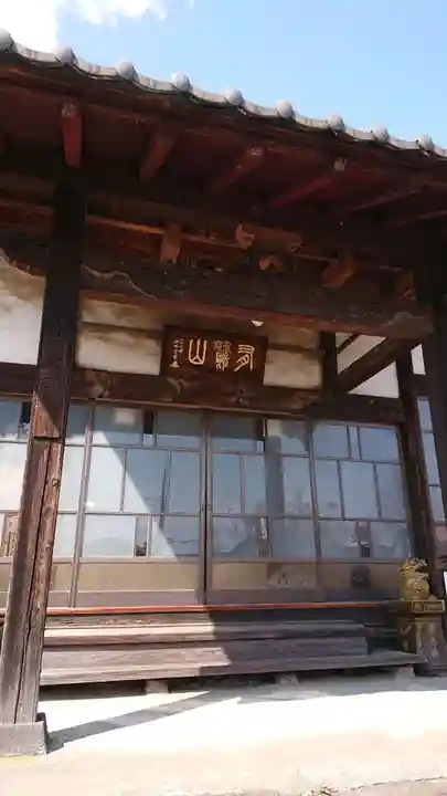 長輿寺の本殿・本堂