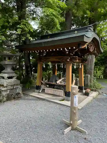 山中諏訪神社(山梨県)