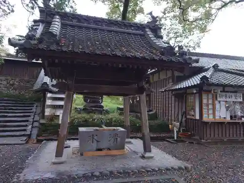 事任八幡宮の手水舎