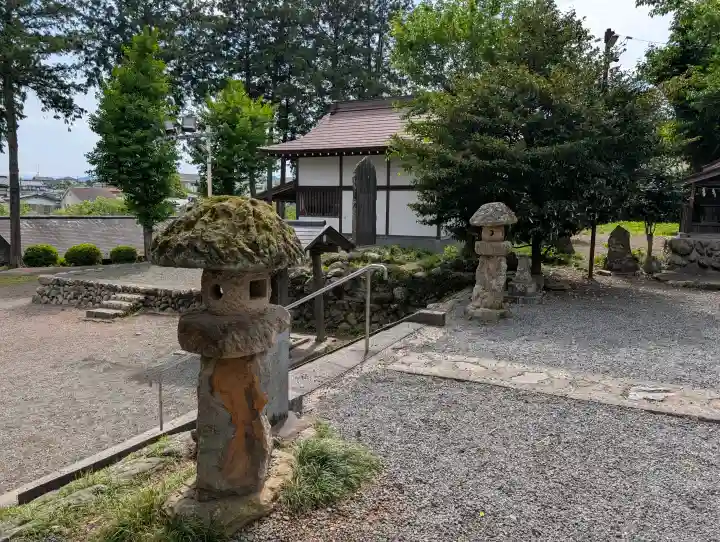 春日神社の{uncategorized: "未分類", other: "その他", undefined: "問題あり", building: "その他建物", grave: "お墓", sacred_gate: "鳥居", guardian: "狛犬", statue: "像", buddha: "仏像", history: "歴史", nature: "自然", garden: "庭園", animal: "動物", pagoda: "塔", temizu: "手水舎", mountain_gate: "山門・神門", sanctuary: "本殿・本堂", subordinate: "末社・摂社", art: "芸術", scenery: "景色", jizo: "地蔵", ema: "絵馬", goshuin: "御朱印", omikuji: "おみくじ", items: "授与品その他", amulet: "お守り", goshuincho: "御朱印帳", eats: "食事", festival: "お祭り", votive_dance: "神楽", shichigosan: "七五三参", wedding: "結婚式", experience: "体験その他", initially: "初詣", around: "周辺", anti_infection: "感染症対策"}
