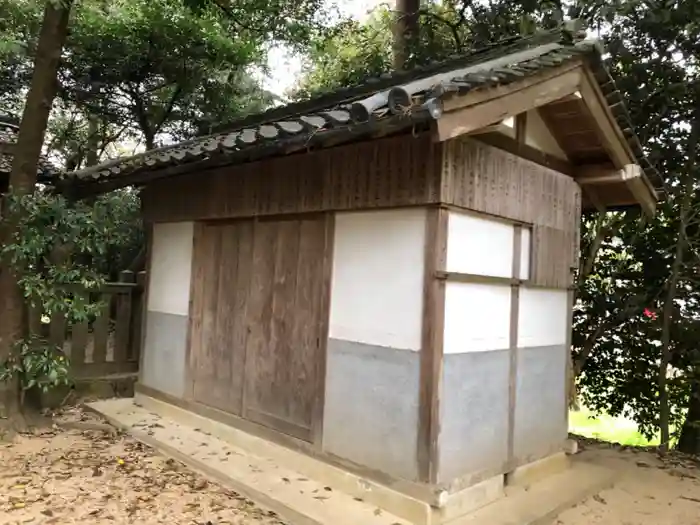 忍坂山口坐神社の建物その他