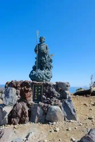 日光二荒山神社奥宮の像