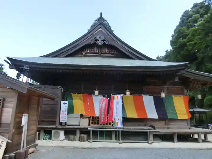 慈尊院の本殿・本堂