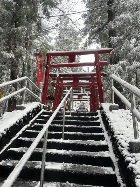 新屋山神社(山梨県)