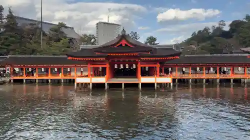 厳島神社の{uncategorized: "未分類", other: "その他", undefined: "問題あり", building: "その他建物", grave: "お墓", sacred_gate: "鳥居", guardian: "狛犬", statue: "像", buddha: "仏像", history: "歴史", nature: "自然", garden: "庭園", animal: "動物", pagoda: "塔", temizu: "手水舎", mountain_gate: "山門・神門", sanctuary: "本殿・本堂", subordinate: "末社・摂社", art: "芸術", scenery: "景色", jizo: "地蔵", ema: "絵馬", goshuin: "御朱印", omikuji: "おみくじ", items: "授与品その他", amulet: "お守り", goshuincho: "御朱印帳", eats: "食事", festival: "お祭り", votive_dance: "神楽", shichigosan: "七五三参", wedding: "結婚式", experience: "体験その他", initially: "初詣", around: "周辺", anti_infection: "感染症対策"}