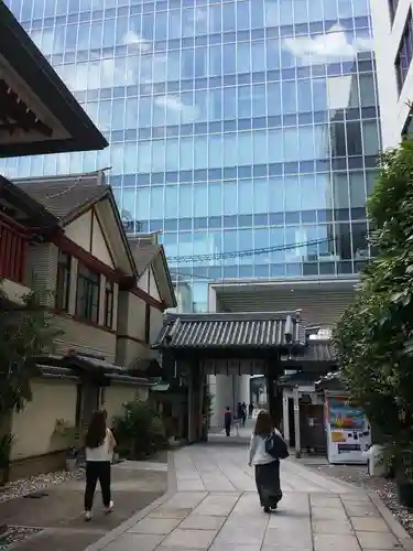 露天神社（お初天神）の山門・神門