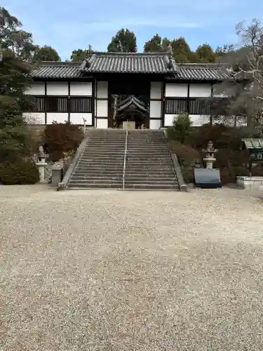 叡福寺の{uncategorized: "未分類", other: "その他", undefined: "問題あり", building: "その他建物", grave: "お墓", sacred_gate: "鳥居", guardian: "狛犬", statue: "像", buddha: "仏像", history: "歴史", nature: "自然", garden: "庭園", animal: "動物", pagoda: "塔", temizu: "手水舎", mountain_gate: "山門・神門", sanctuary: "本殿・本堂", subordinate: "末社・摂社", art: "芸術", scenery: "景色", jizo: "地蔵", ema: "絵馬", goshuin: "御朱印", omikuji: "おみくじ", items: "授与品その他", amulet: "お守り", goshuincho: "御朱印帳", eats: "食事", festival: "お祭り", votive_dance: "神楽", shichigosan: "七五三参", wedding: "結婚式", experience: "体験その他", initially: "初詣", around: "周辺", anti_infection: "感染症対策"}