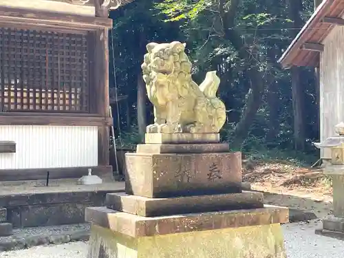 圡生神社の狛犬