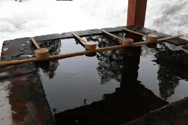 土津神社|こどもと出世の神さまの手水舎