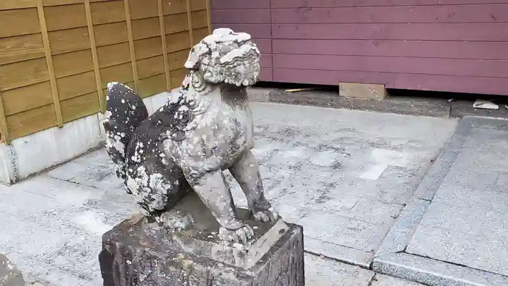 皇産靈神社の狛犬