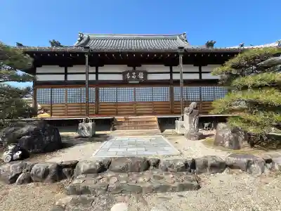 竜昌寺の{uncategorized: "未分類", other: "その他", undefined: "問題あり", building: "その他建物", grave: "お墓", sacred_gate: "鳥居", guardian: "狛犬", statue: "像", buddha: "仏像", history: "歴史", nature: "自然", garden: "庭園", animal: "動物", pagoda: "塔", temizu: "手水舎", mountain_gate: "山門・神門", sanctuary: "本殿・本堂", subordinate: "末社・摂社", art: "芸術", scenery: "景色", jizo: "地蔵", ema: "絵馬", goshuin: "御朱印", omikuji: "おみくじ", items: "授与品その他", amulet: "お守り", goshuincho: "御朱印帳", eats: "食事", festival: "お祭り", votive_dance: "神楽", shichigosan: "七五三参", wedding: "結婚式", experience: "体験その他", initially: "初詣", around: "周辺", anti_infection: "感染症対策"}