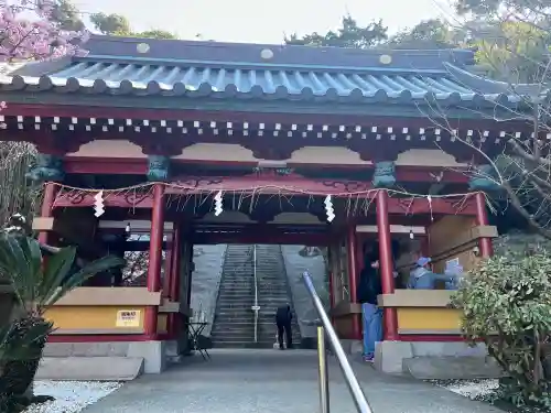 洲崎神社の{uncategorized: "未分類", other: "その他", undefined: "問題あり", building: "その他建物", grave: "お墓", sacred_gate: "鳥居", guardian: "狛犬", statue: "像", buddha: "仏像", history: "歴史", nature: "自然", garden: "庭園", animal: "動物", pagoda: "塔", temizu: "手水舎", mountain_gate: "山門・神門", sanctuary: "本殿・本堂", subordinate: "末社・摂社", art: "芸術", scenery: "景色", jizo: "地蔵", ema: "絵馬", goshuin: "御朱印", omikuji: "おみくじ", items: "授与品その他", amulet: "お守り", goshuincho: "御朱印帳", eats: "食事", festival: "お祭り", votive_dance: "神楽", shichigosan: "七五三参", wedding: "結婚式", experience: "体験その他", initially: "初詣", around: "周辺", anti_infection: "感染症対策"}