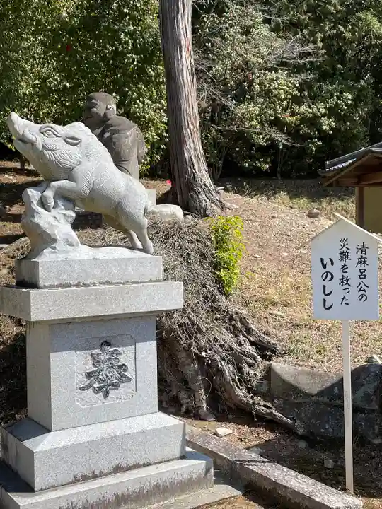 和氣神社(和気神社)の像