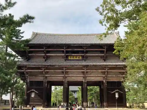 東大寺二月堂の山門