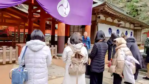 丹生都比売神社の{uncategorized: "未分類", other: "その他", undefined: "問題あり", building: "その他建物", grave: "お墓", sacred_gate: "鳥居", guardian: "狛犬", statue: "像", buddha: "仏像", history: "歴史", nature: "自然", garden: "庭園", animal: "動物", pagoda: "塔", temizu: "手水舎", mountain_gate: "山門・神門", sanctuary: "本殿・本堂", subordinate: "末社・摂社", art: "芸術", scenery: "景色", jizo: "地蔵", ema: "絵馬", goshuin: "御朱印", omikuji: "おみくじ", items: "授与品その他", amulet: "お守り", goshuincho: "御朱印帳", eats: "食事", festival: "お祭り", votive_dance: "神楽", shichigosan: "七五三参", wedding: "結婚式", experience: "体験その他", initially: "初詣", around: "周辺", anti_infection: "感染症対策"}