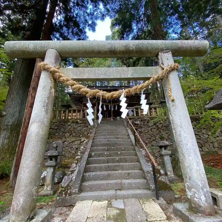 日光大室高龗神社の鳥居