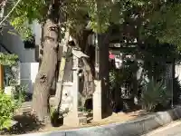 楠木大神の{uncategorized: "未分類", other: "その他", undefined: "問題あり", building: "その他建物", grave: "お墓", sacred_gate: "鳥居", guardian: "狛犬", statue: "像", buddha: "仏像", history: "歴史", nature: "自然", garden: "庭園", animal: "動物", pagoda: "塔", temizu: "手水舎", mountain_gate: "山門・神門", sanctuary: "本殿・本堂", subordinate: "末社・摂社", art: "芸術", scenery: "景色", jizo: "地蔵", ema: "絵馬", goshuin: "御朱印", omikuji: "おみくじ", items: "授与品その他", amulet: "お守り", goshuincho: "御朱印帳", eats: "食事", festival: "お祭り", votive_dance: "神楽", shichigosan: "七五三参", wedding: "結婚式", experience: "体験その他", initially: "初詣", around: "周辺", anti_infection: "感染症対策"}