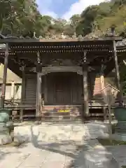 誕生寺の本殿