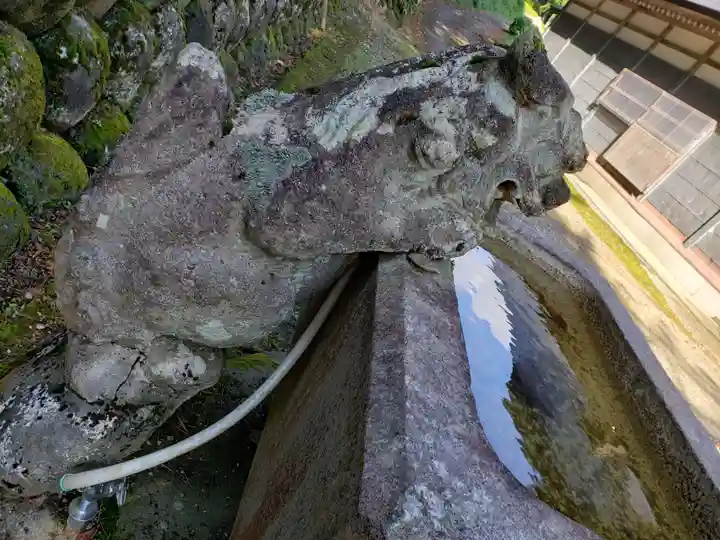 乙剱社の手水舎