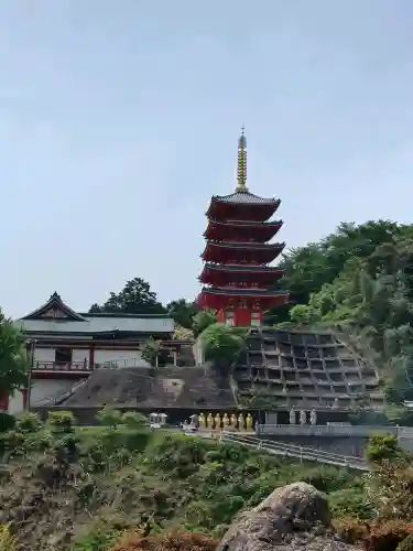総本山　本福寺の{uncategorized: "未分類", other: "その他", undefined: "問題あり", building: "その他建物", grave: "お墓", sacred_gate: "鳥居", guardian: "狛犬", statue: "像", buddha: "仏像", history: "歴史", nature: "自然", garden: "庭園", animal: "動物", pagoda: "塔", temizu: "手水舎", mountain_gate: "山門・神門", sanctuary: "本殿・本堂", subordinate: "末社・摂社", art: "芸術", scenery: "景色", jizo: "地蔵", ema: "絵馬", goshuin: "御朱印", omikuji: "おみくじ", items: "授与品その他", amulet: "お守り", goshuincho: "御朱印帳", eats: "食事", festival: "お祭り", votive_dance: "神楽", shichigosan: "七五三参", wedding: "結婚式", experience: "体験その他", initially: "初詣", around: "周辺", anti_infection: "感染症対策"}