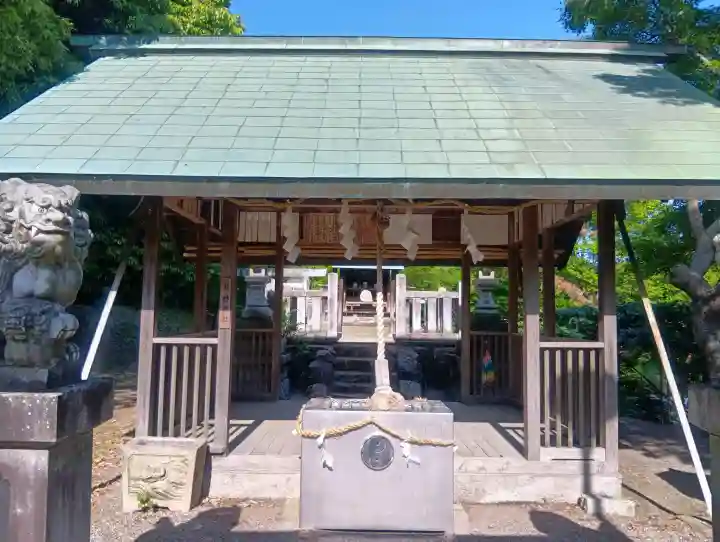 龍神神社の{uncategorized: "未分類", other: "その他", undefined: "問題あり", building: "その他建物", grave: "お墓", sacred_gate: "鳥居", guardian: "狛犬", statue: "像", buddha: "仏像", history: "歴史", nature: "自然", garden: "庭園", animal: "動物", pagoda: "塔", temizu: "手水舎", mountain_gate: "山門・神門", sanctuary: "本殿・本堂", subordinate: "末社・摂社", art: "芸術", scenery: "景色", jizo: "地蔵", ema: "絵馬", goshuin: "御朱印", omikuji: "おみくじ", items: "授与品その他", amulet: "お守り", goshuincho: "御朱印帳", eats: "食事", festival: "お祭り", votive_dance: "神楽", shichigosan: "七五三参", wedding: "結婚式", experience: "体験その他", initially: "初詣", around: "周辺", anti_infection: "感染症対策"}
