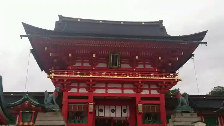 伏見稲荷大社の山門・神門