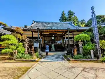 萬嶽寺の本殿・本堂