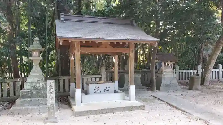 久保神社の手水舎
