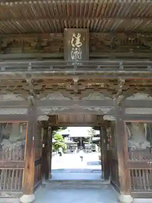西林寺の山門・神門