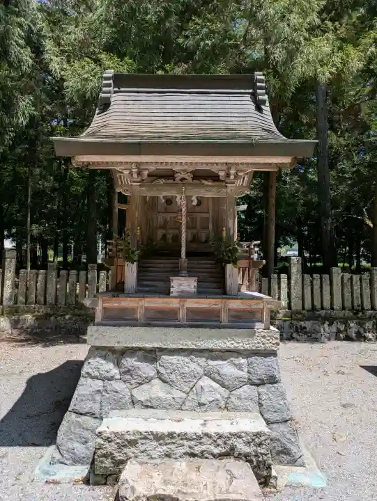 立岩神社の{uncategorized: "未分類", other: "その他", undefined: "問題あり", building: "その他建物", grave: "お墓", sacred_gate: "鳥居", guardian: "狛犬", statue: "像", buddha: "仏像", history: "歴史", nature: "自然", garden: "庭園", animal: "動物", pagoda: "塔", temizu: "手水舎", mountain_gate: "山門・神門", sanctuary: "本殿・本堂", subordinate: "末社・摂社", art: "芸術", scenery: "景色", jizo: "地蔵", ema: "絵馬", goshuin: "御朱印", omikuji: "おみくじ", items: "授与品その他", amulet: "お守り", goshuincho: "御朱印帳", eats: "食事", festival: "お祭り", votive_dance: "神楽", shichigosan: "七五三参", wedding: "結婚式", experience: "体験その他", initially: "初詣", around: "周辺", anti_infection: "感染症対策"}