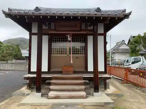 普賢願生稲荷神社の本殿・本堂