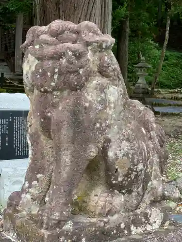 鳩谷八幡神社の狛犬