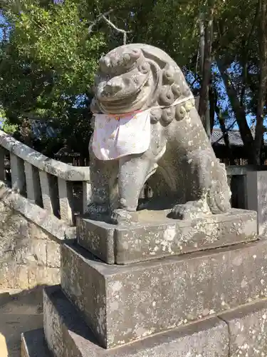 白鳥神社の狛犬