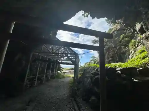 御厨人窟・神明窟(高知県)