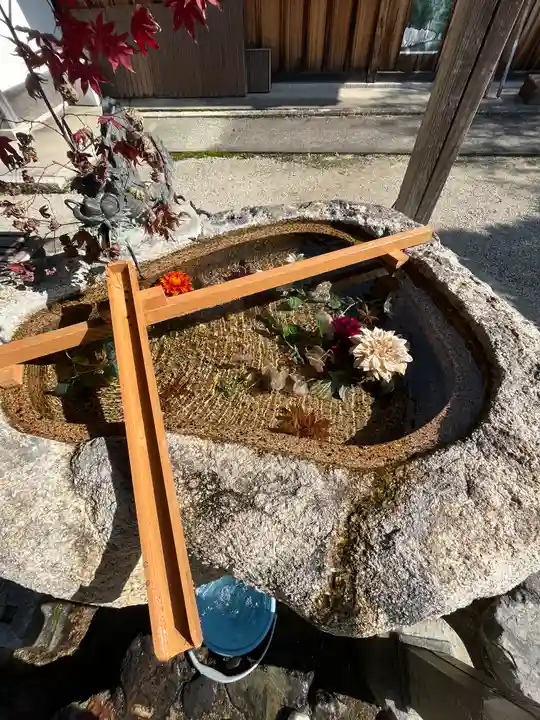 伊豆神社の手水舎