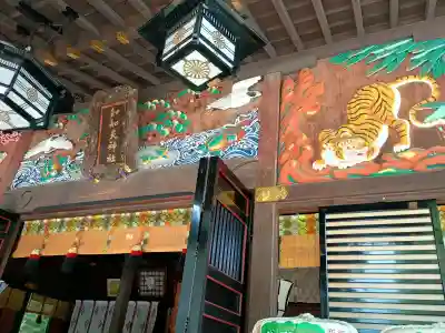 秩父神社の{uncategorized: "未分類", other: "その他", undefined: "問題あり", building: "その他建物", grave: "お墓", sacred_gate: "鳥居", guardian: "狛犬", statue: "像", buddha: "仏像", history: "歴史", nature: "自然", garden: "庭園", animal: "動物", pagoda: "塔", temizu: "手水舎", mountain_gate: "山門・神門", sanctuary: "本殿・本堂", subordinate: "末社・摂社", art: "芸術", scenery: "景色", jizo: "地蔵", ema: "絵馬", goshuin: "御朱印", omikuji: "おみくじ", items: "授与品その他", amulet: "お守り", goshuincho: "御朱印帳", eats: "食事", festival: "お祭り", votive_dance: "神楽", shichigosan: "七五三参", wedding: "結婚式", experience: "体験その他", initially: "初詣", around: "周辺", anti_infection: "感染症対策"}