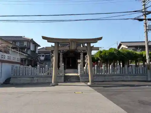 吉美八幡神社の{uncategorized: "未分類", other: "その他", undefined: "問題あり", building: "その他建物", grave: "お墓", sacred_gate: "鳥居", guardian: "狛犬", statue: "像", buddha: "仏像", history: "歴史", nature: "自然", garden: "庭園", animal: "動物", pagoda: "塔", temizu: "手水舎", mountain_gate: "山門・神門", sanctuary: "本殿・本堂", subordinate: "末社・摂社", art: "芸術", scenery: "景色", jizo: "地蔵", ema: "絵馬", goshuin: "御朱印", omikuji: "おみくじ", items: "授与品その他", amulet: "お守り", goshuincho: "御朱印帳", eats: "食事", festival: "お祭り", votive_dance: "神楽", shichigosan: "七五三参", wedding: "結婚式", experience: "体験その他", initially: "初詣", around: "周辺", anti_infection: "感染症対策"}