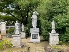 大聖勝軍寺の像