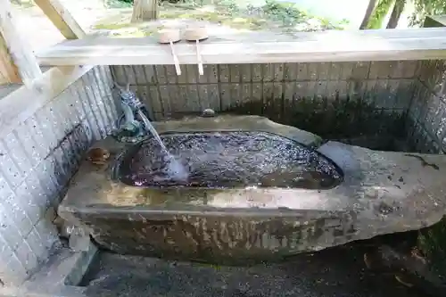 久須斯神社の手水舎