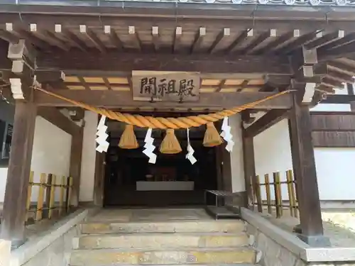 岩崎御嶽社の本殿・本堂